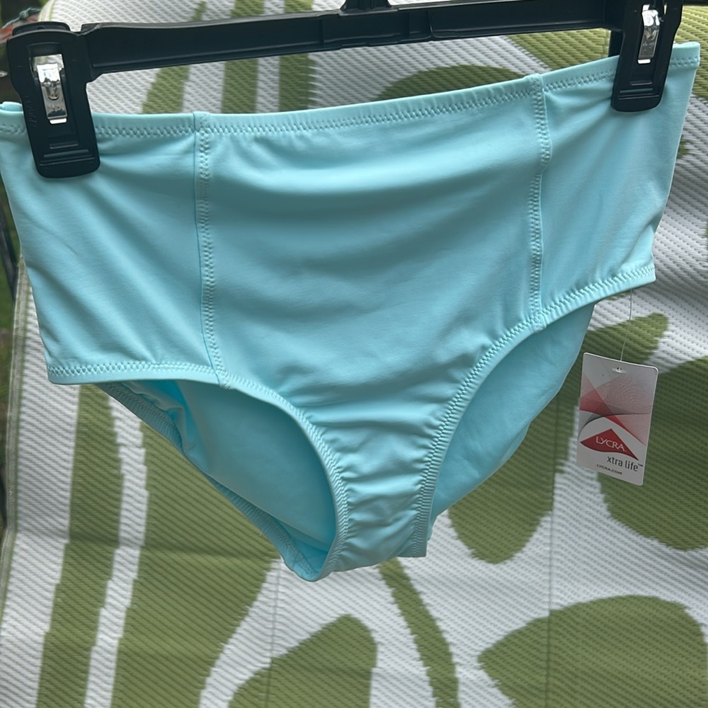 Lands’ End Women’s high waisted swimsuit bottom size 6 Lycra